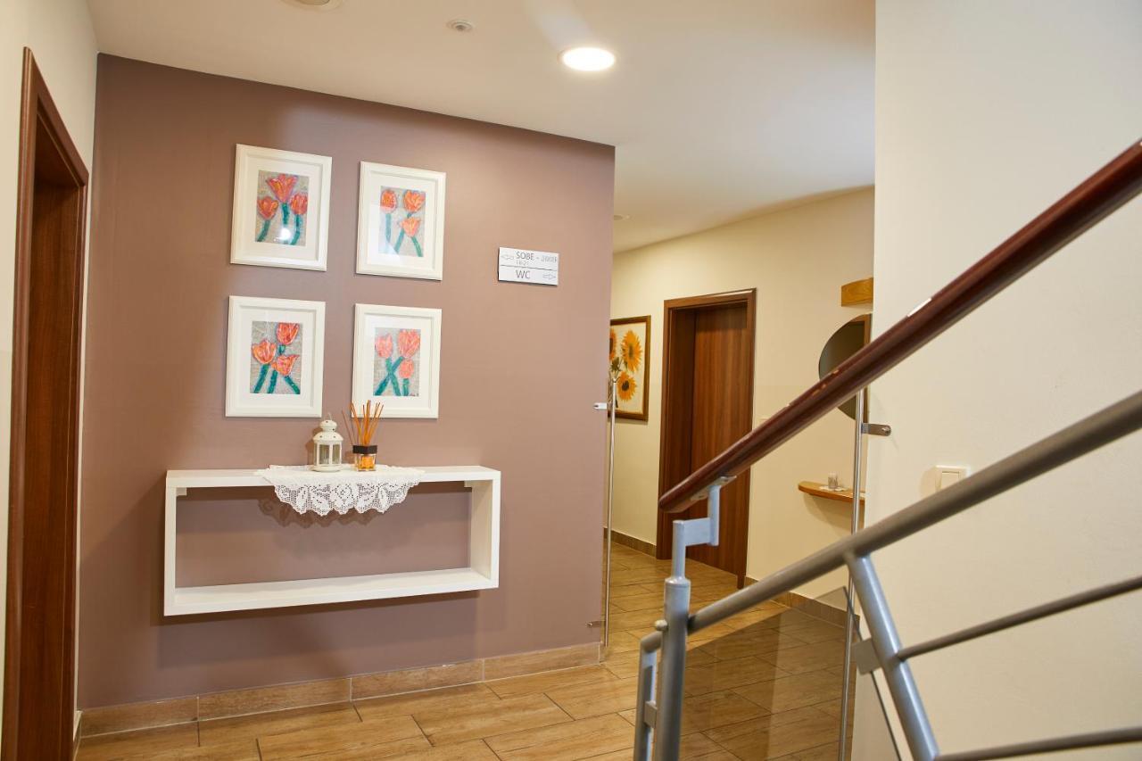 Hostel Delalut Ravne na Koroskem 외부 사진